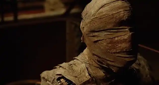 木乃伊突然复活把身上绷带拆掉露出盛世美颜