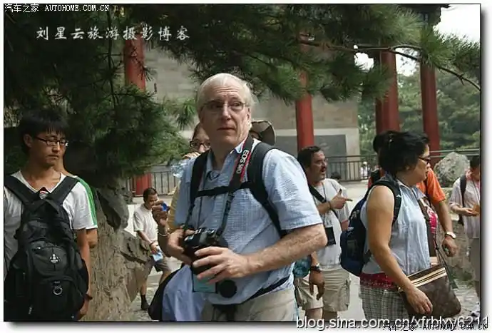 转:实拍夏日来世界文化遗产北京颐和园游玩的老外们