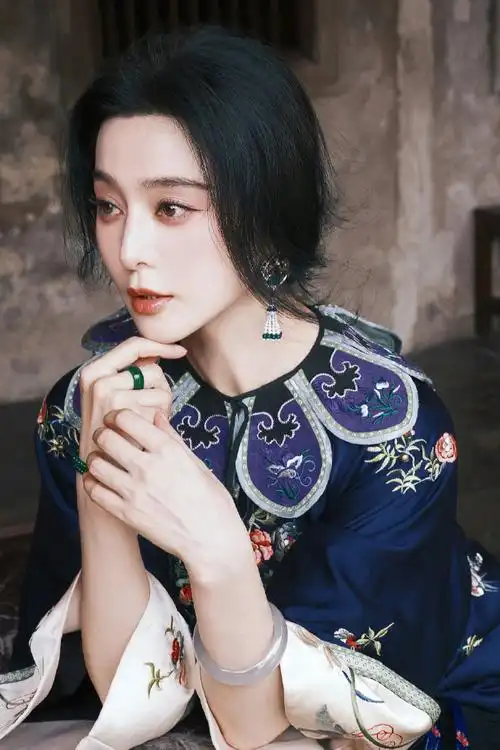 范冰冰受泰旅局邀请出席2024宋干庆典活动.