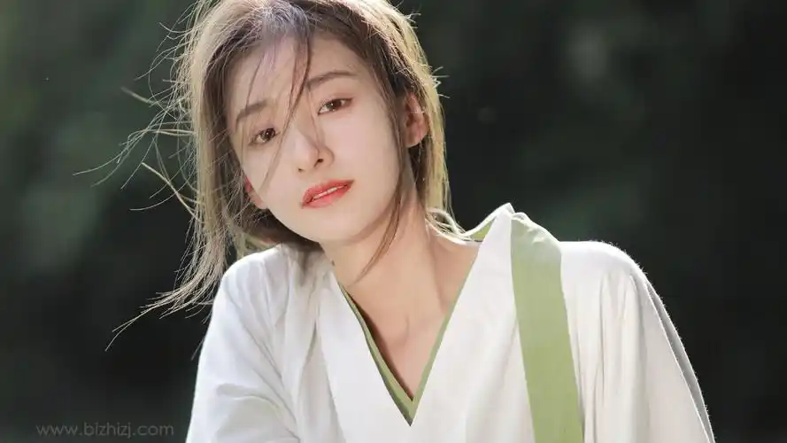 非常之美的小姐姐抹茶绿色系ins壁纸