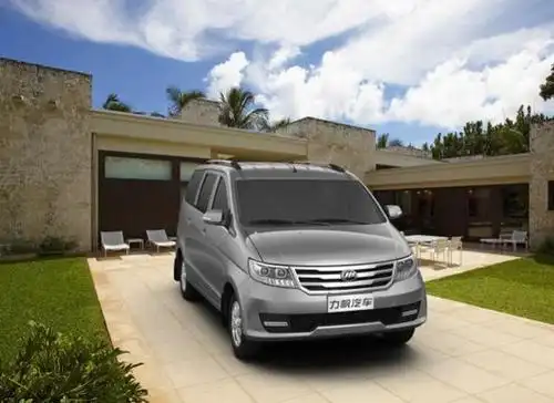 力帆7座大mpv,价格比五菱还便宜,只卖3万多_东方汽车