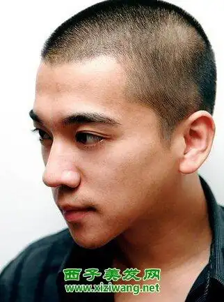好看圆寸头帅哥发型图片 绝对清爽有男人味(4)