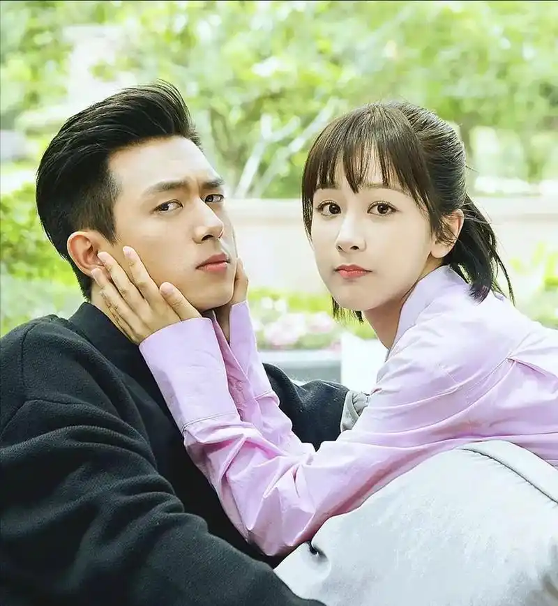 原来李现只是艺名,得知真实名字后,网友直呼:"不改名会更火.