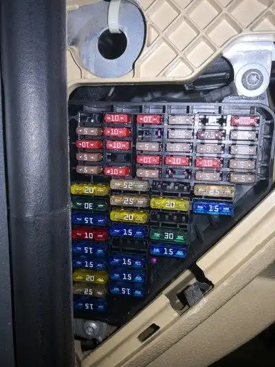 polo劲情突发中控门锁失灵故障的解决