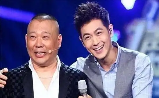 年龄也同样如此:同岁并非令人恐惧,老态才是真正尴尬的.