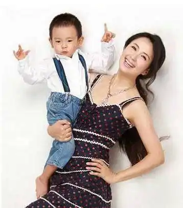 她18岁进娱乐圈,于和伟的"绯闻太太",如今儿子8岁老公却成谜_观众