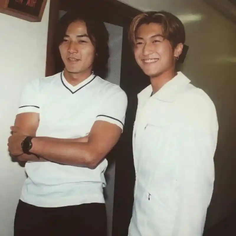 【郑伊健,谢霆锋】两代"陈浩南"合照,单讨论这个角色而言,后者略显