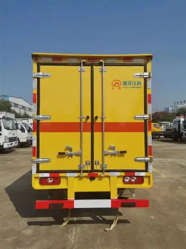 国六跃进s80蓝牌3.2米厢式车