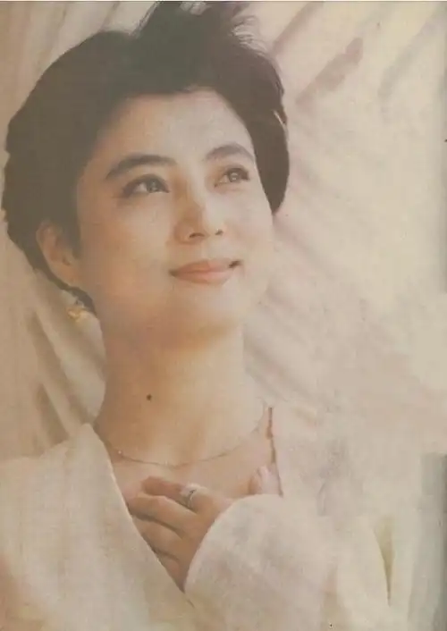 玉兔精李玲玉独自抚养儿子13年混血儿子今20岁相当帅