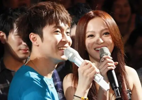 原创张韶涵吴青峰力挺并成就同病相怜歌手太难了