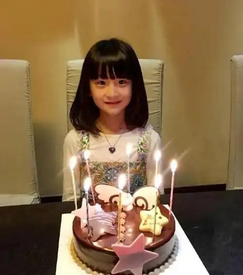 田亮女儿大秀萌力,广告霸屏赚翻天