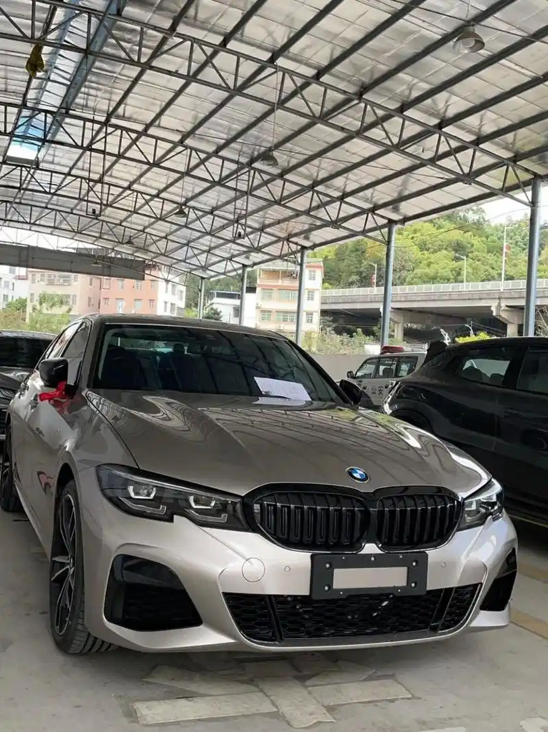 中年提车记|2022款宝马3系325i耀夜版体验 21年8月下订,11月中提车