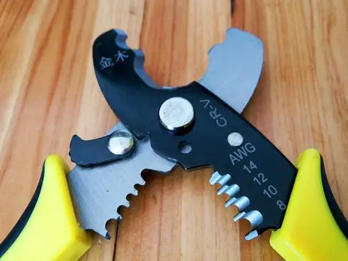 厂家直销多功能高强度电工专用电缆剥线钳 剥线器扒皮钳子