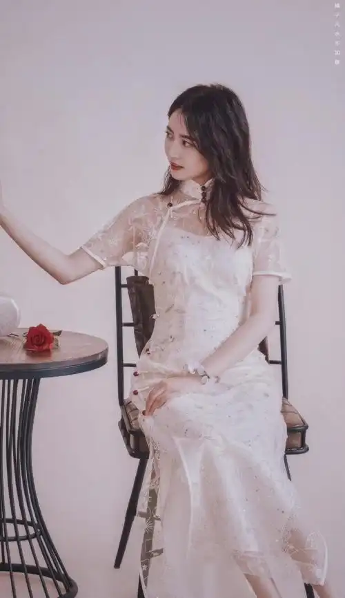 陈钰琪旗袍适配度