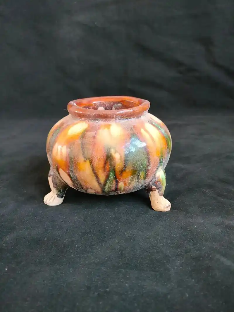 唐代唐三彩三足香炉,开门老件,全品精美,高11厘米,直径14 - 抖音