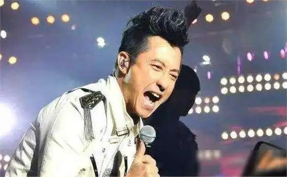 天王歌手庾澄庆:痴恋伊能静22年却被绿,今再娶小14岁妻子