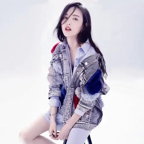 双面娇娃!唐嫣年历写真尽显百变魅力