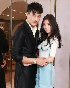 45岁胡兵禁烟禁酒半年 为冷冻精子做准备