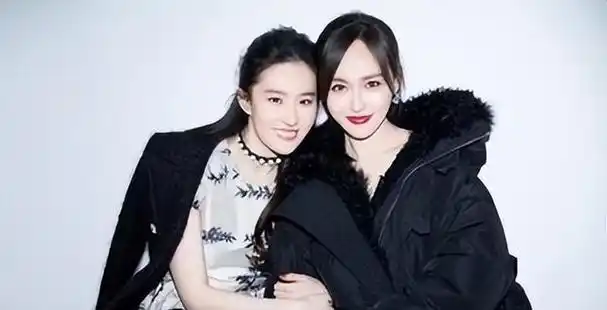 没想到,被"花花公子"邱泽抛弃的唐嫣,如今在罗晋手中熠熠生辉