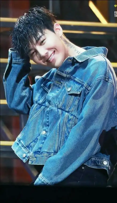 权志龙gd最火无水印壁纸.