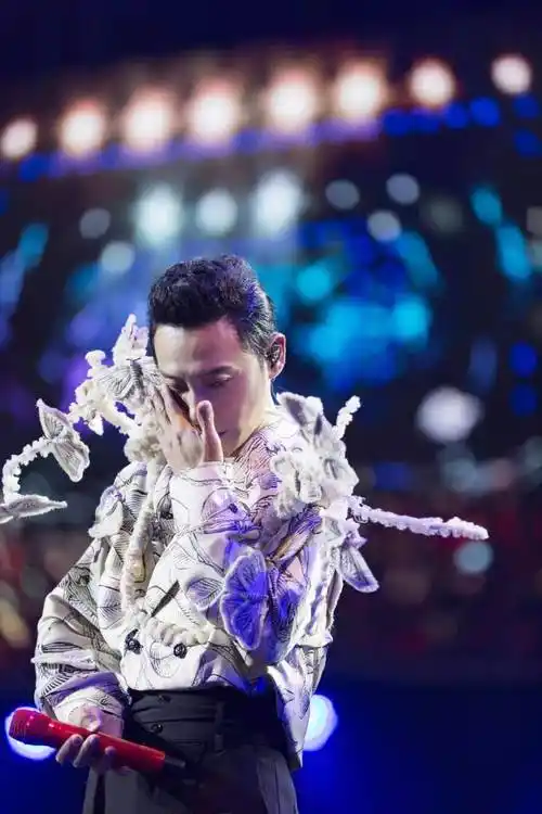 陈志朋半生缘演唱会首站圆满落幕 劲歌金曲追哥现身燃爆山城