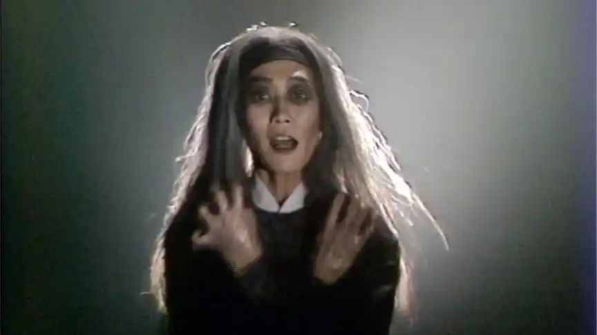 射雕英雄传:梅超风炼成九阴白骨爪,柯镇恶也想不出办法对付她