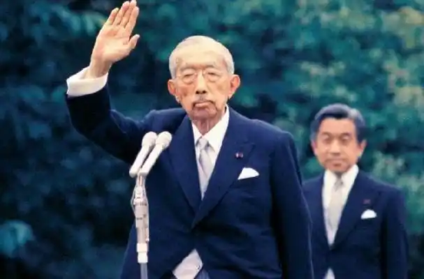 明仁天皇继位之后不久就提出了访问中国请求