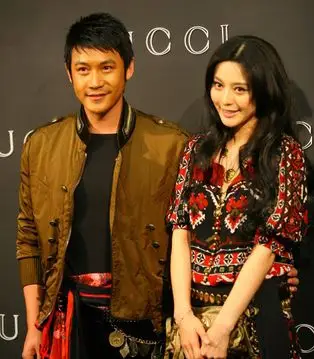 陆毅移情别恋金锁 婚姻动荡危机 - 绿茶男生--小朋 - 上尉☆小朋の