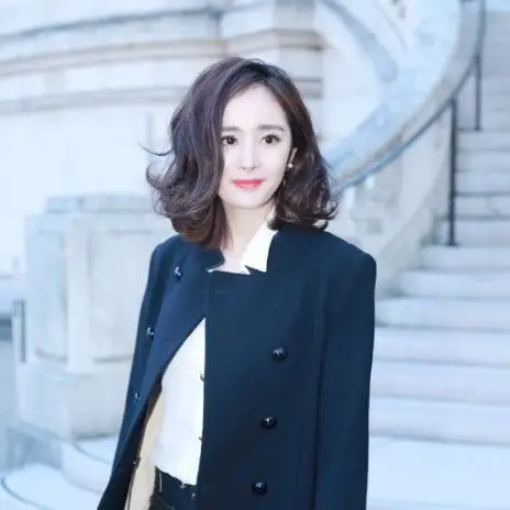 yang mi with the same partial scalp fluffy retro
