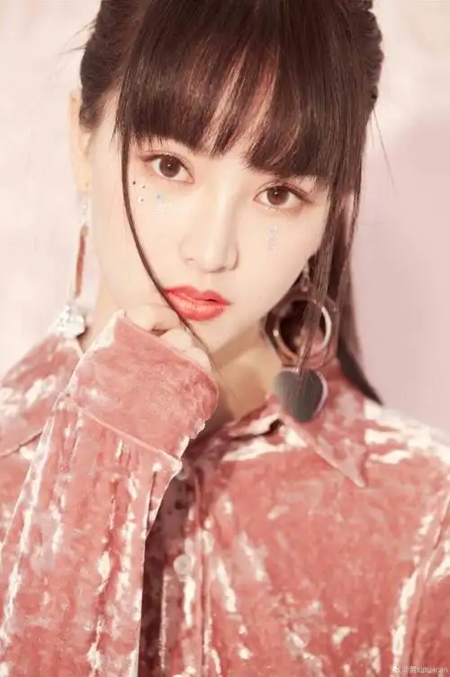 黄灿灿 武汉大学校花