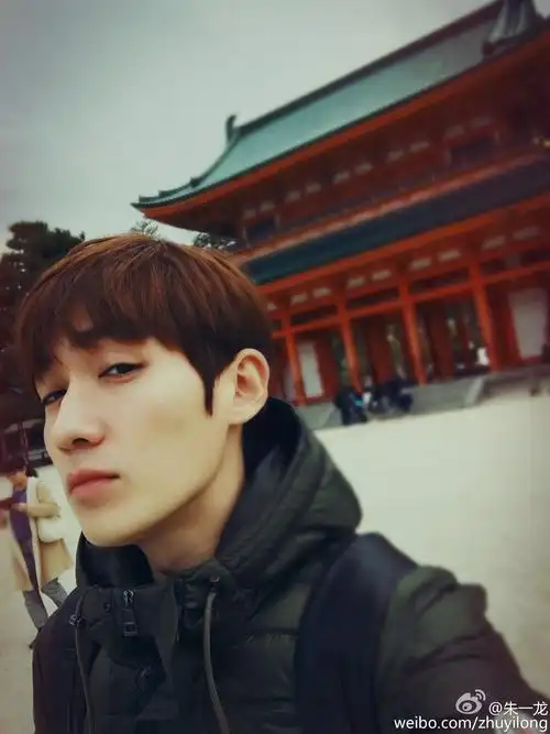 朱一龙美照盘点自拍