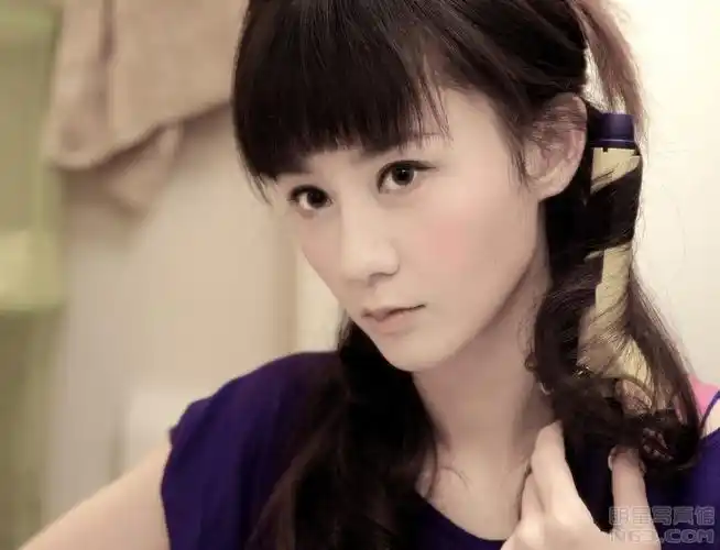 刘立淇写真-1024x783.120k.高清大图-明星写真馆n63.com