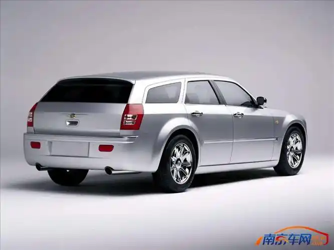 2003款克莱斯勒300ctouring概念车