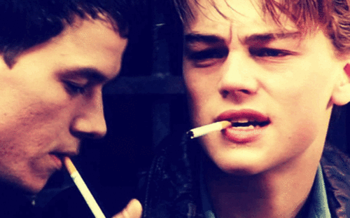 莱昂纳多小李子莱昂纳多迪卡普里奥吸烟gif动图_动态图_表情包下载