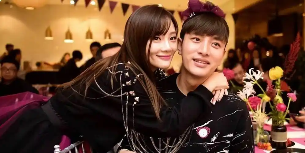 李小璐卑微求复合无果!