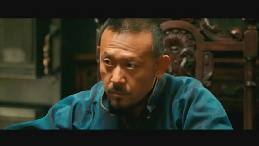 p>《让子弹飞》是由 a target="_blank" href="/item/姜文/1168186"