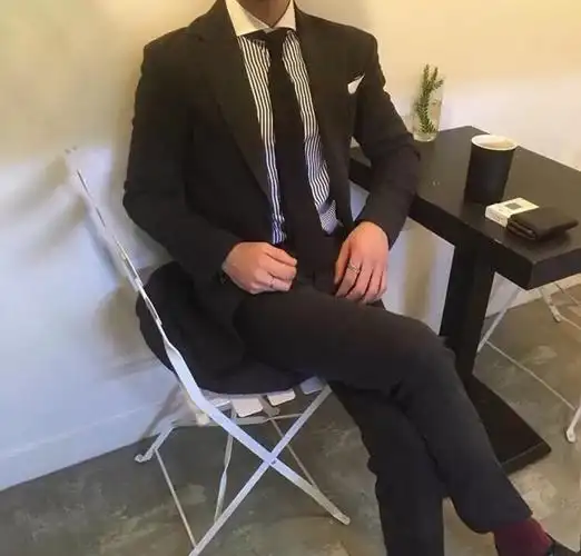 12月4日 19:40   关注  黑白男头 西装男头 男生头像 评论 收藏