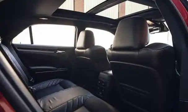 2021款克莱斯勒300c国内上市图23