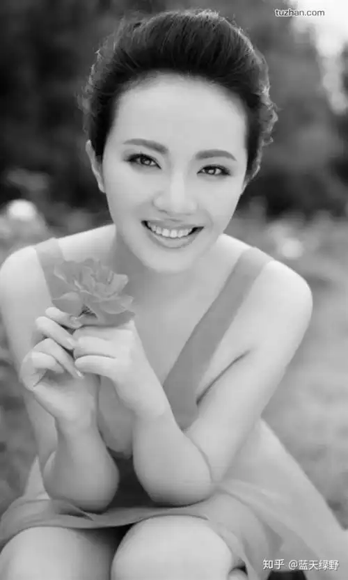 王珊:知性性感,70后,80后的大众情人,是不是你的首选对象呢?