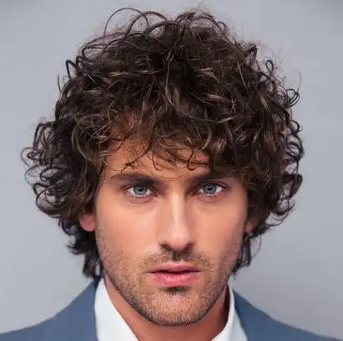 蓬松小卷烫发绝对要试试看,又酷又帅的烫发造型