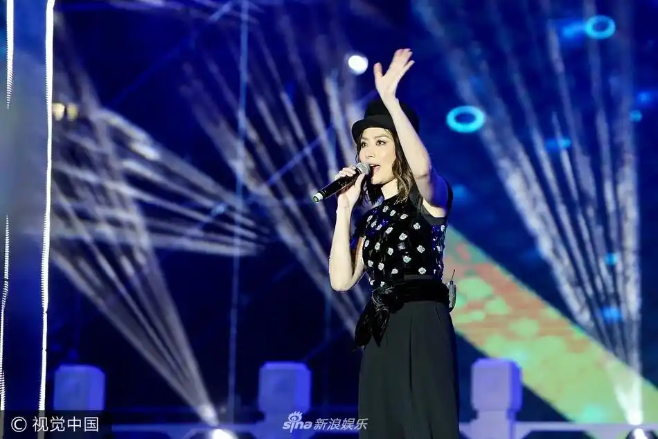 组图44岁阔太陈慧琳演绎不如跳舞劲歌热舞燃爆全场