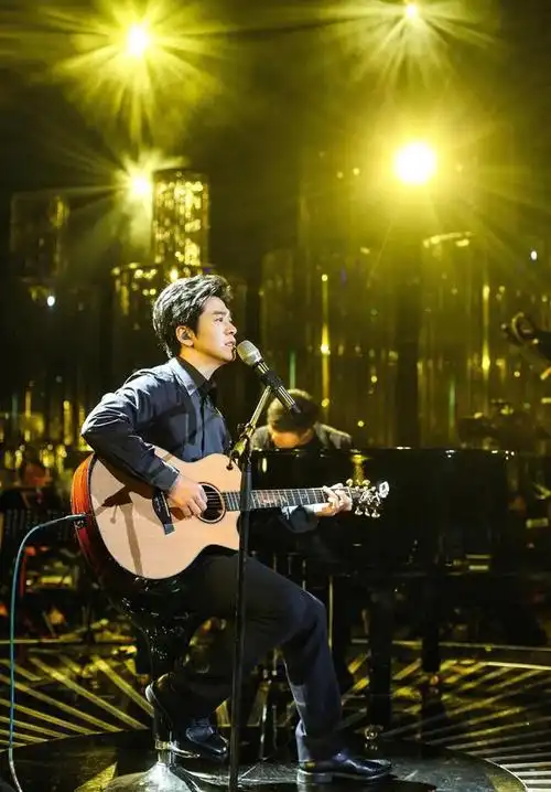 李健大跳霹雳舞果然老干部外表下有颗骚动的心