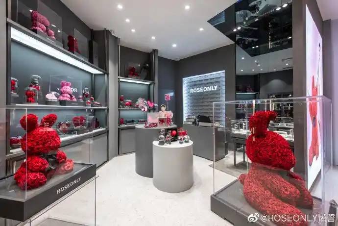 roseonly成都ifs国金店全新开业,经典诺誓灰色调融合