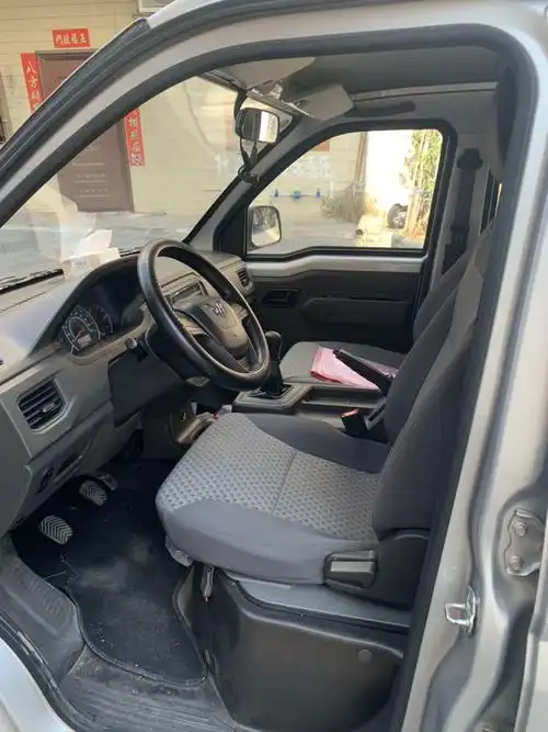 五菱荣光新卡加长版双排