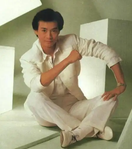 郑少秋的四个女儿,差别不是一般大,二女儿郑欣宜曾被三女儿讨厌