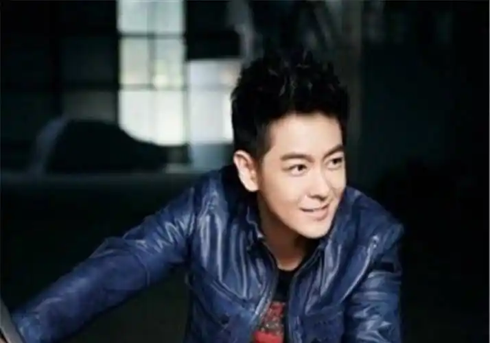 林志颖晒出高中聚会合照,像极了两代人的照片._年龄_妻子_网友