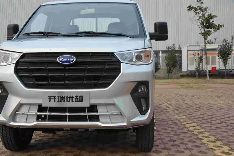 作为奇瑞旗下战略品牌之一,开瑞优越x6在整体造型方面借鉴了很多乘