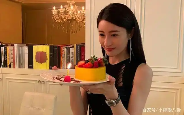 林峰带女友张馨月为林夏薇补过生日,完全融入林家好事近