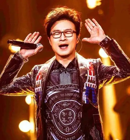 汪峰:对早逝的父亲有愧疚,天堂里有一双妈妈的眼睛