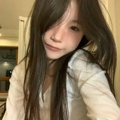 25岁女生头像真实的朴素